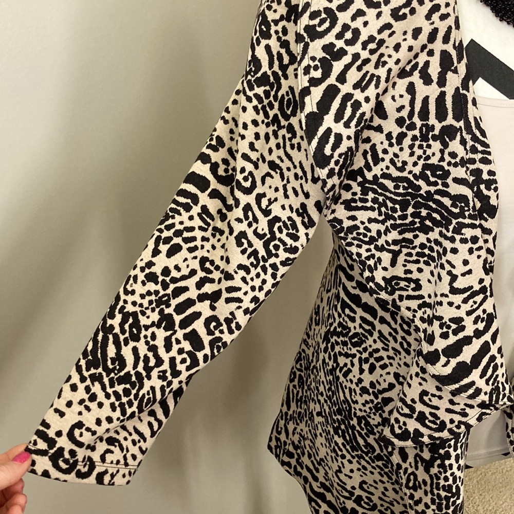 Calvin Klein Animal Print Open Jacket - Picture 5 of 7